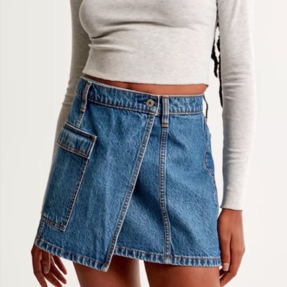 ABERCROMBIE MINI DENIM CARGO SKIRT SIZE 12 - Picture 1 of 11